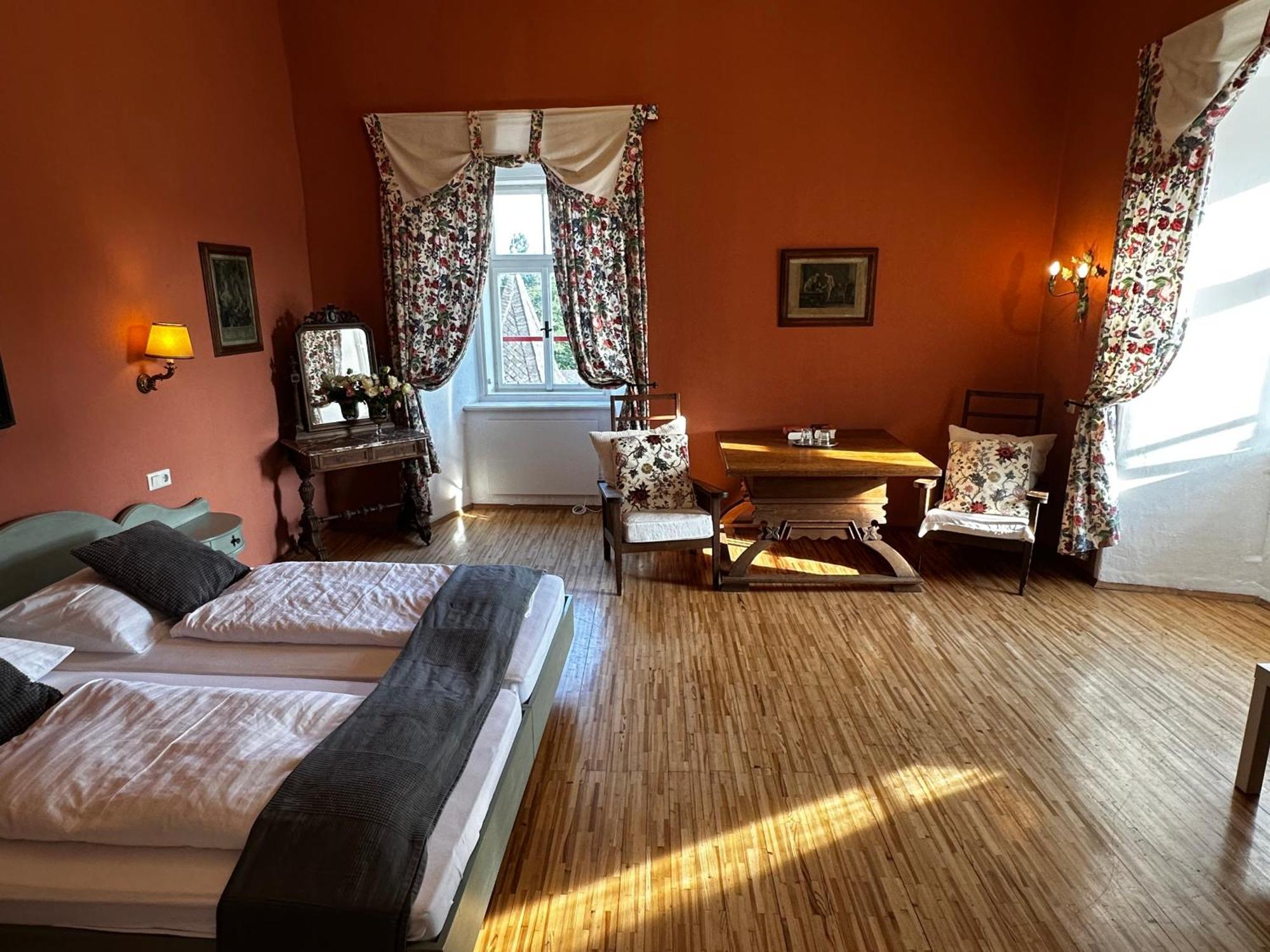 Schloss Moosburg Gaestehaus Buitenkant foto