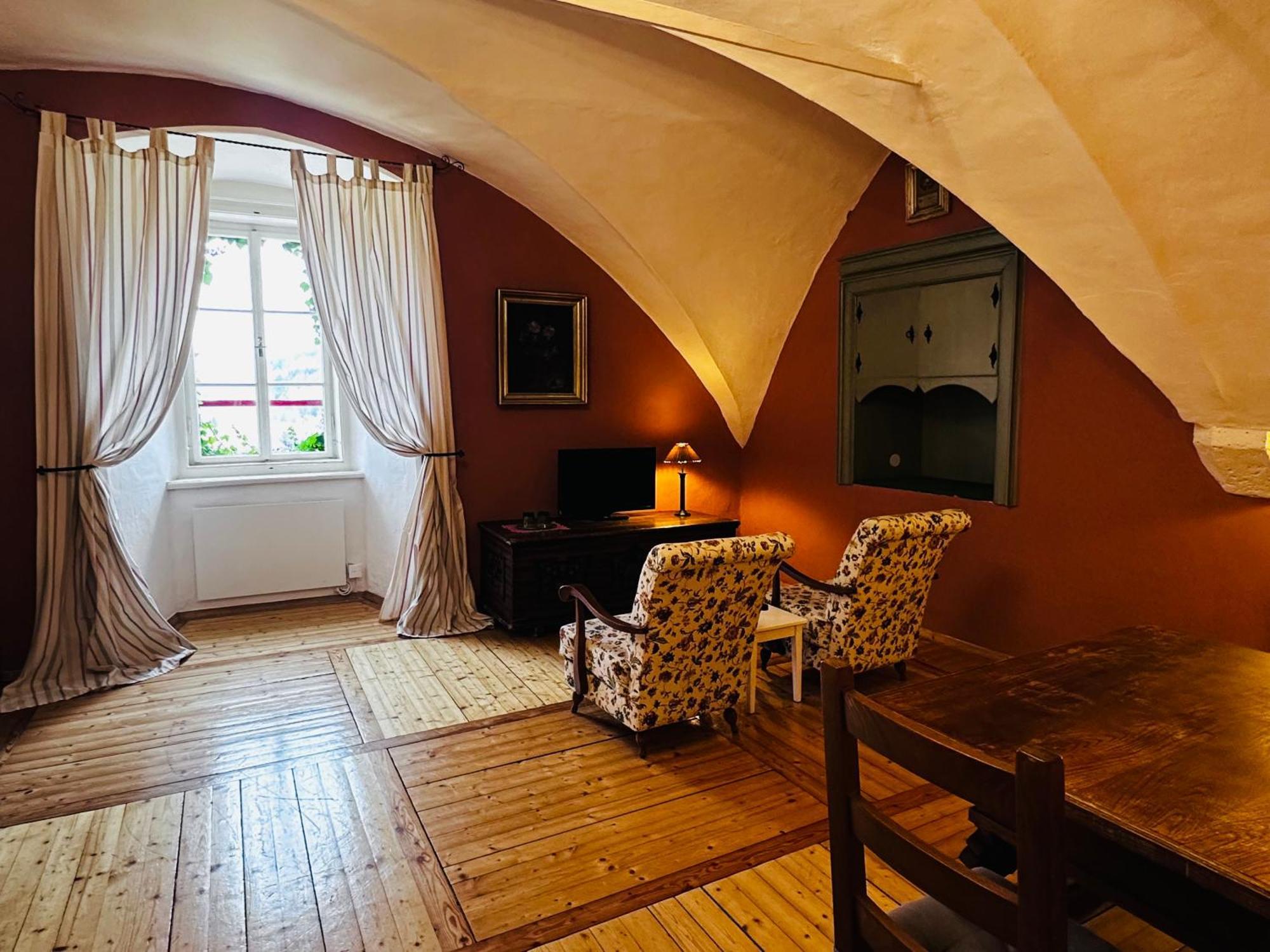 Schloss Moosburg Gaestehaus Buitenkant foto